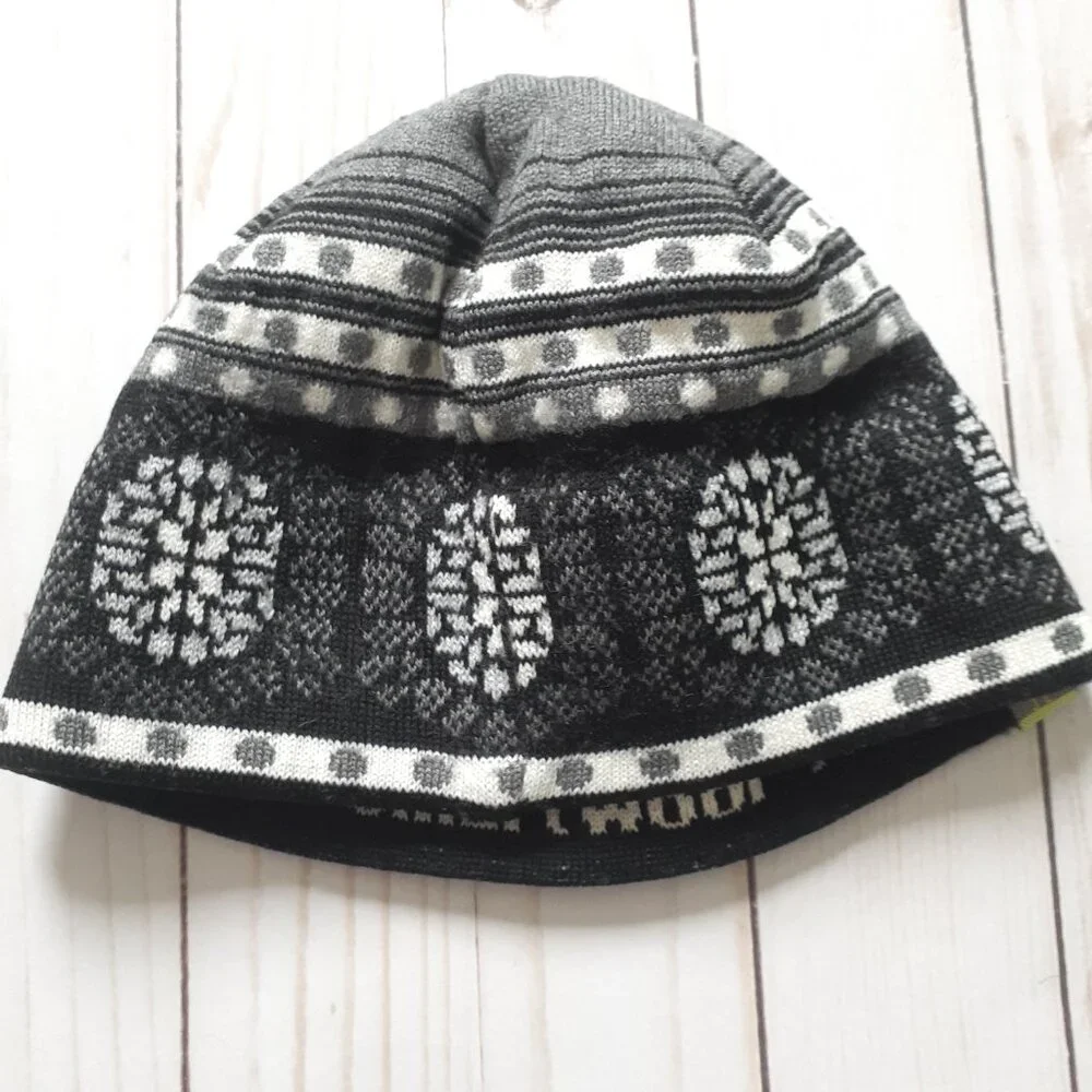 Smartwool Kid's Beanie & Wintersport Over The Calf Socks Black & Charcoal Size M